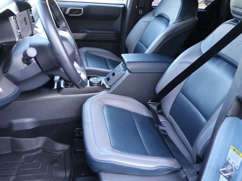 Used 2023 Ford Bronco Outer Banks image 46