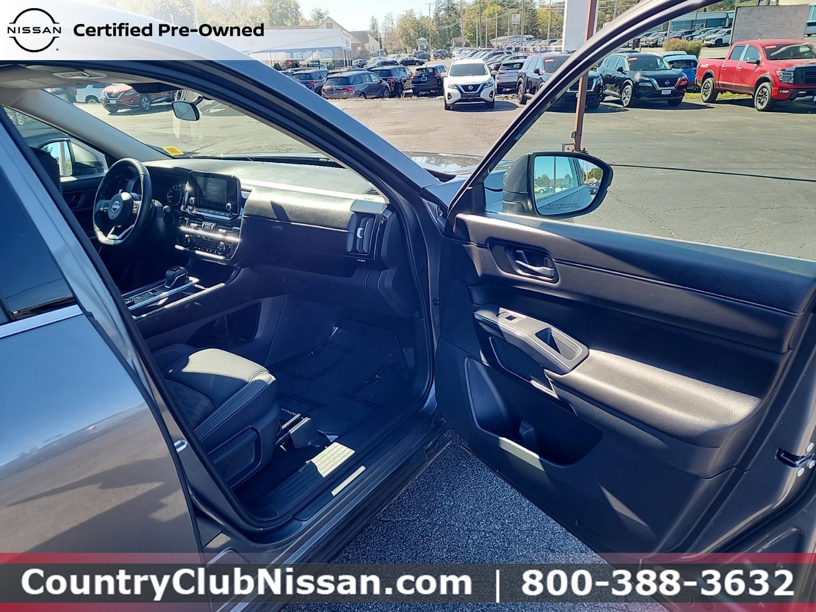 Certified 2025 Nissan Pathfinder SV AWD/4WD image 31