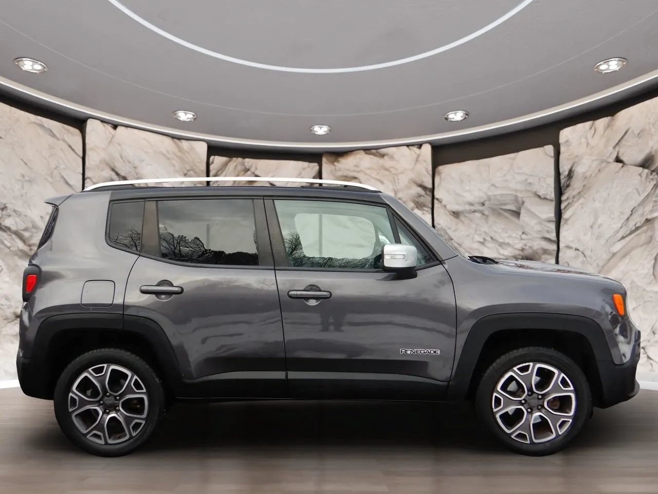 Used 2016 Jeep Renegade Limited AWD/4WD image 5