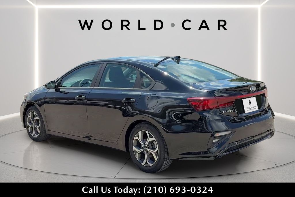 Used 2019 Kia Forte LXS FWD image 5