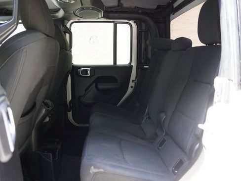 Used 2022 Jeep Gladiator Sport AWD/4WD image 23