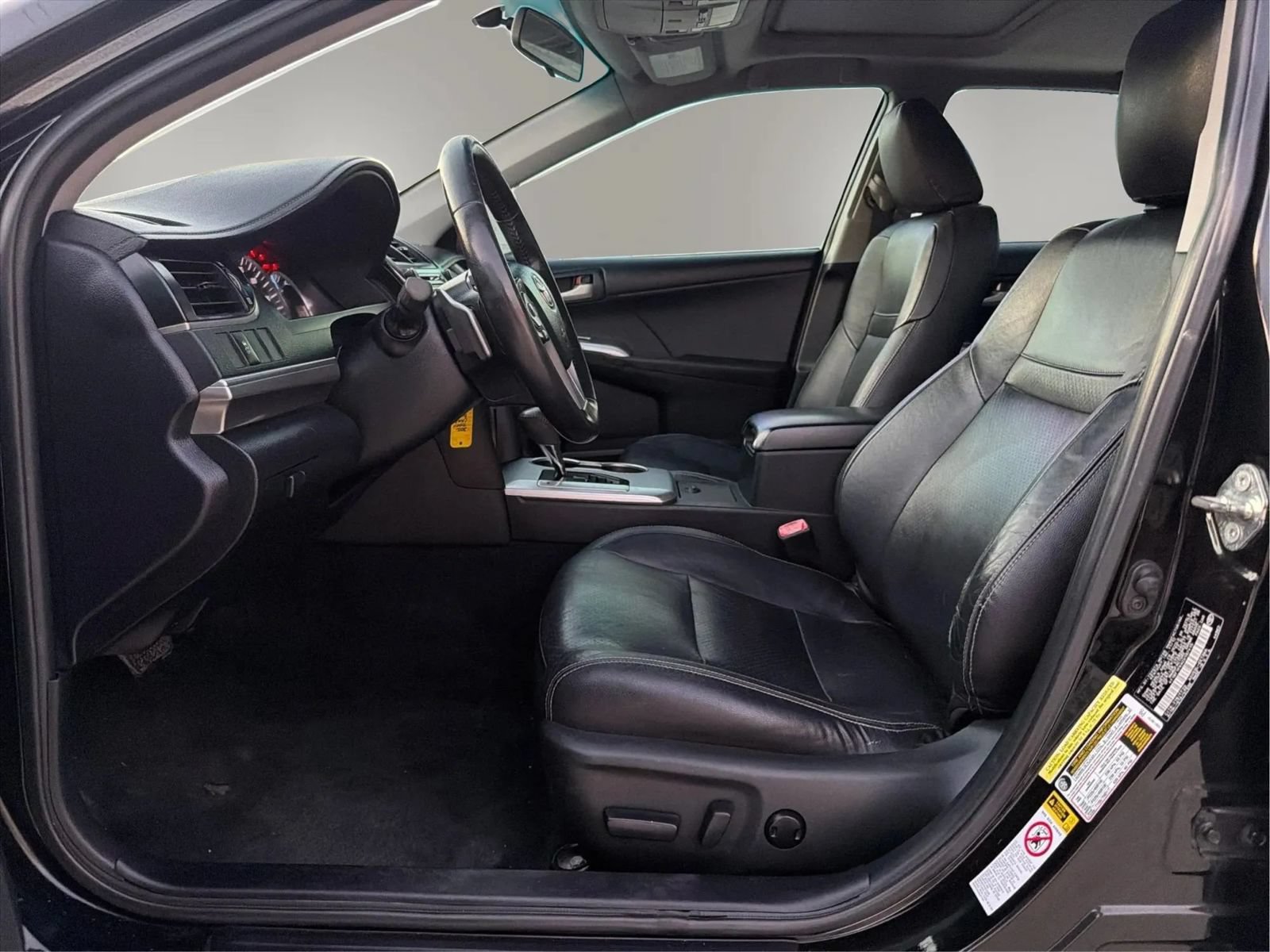 Used 2012 Toyota Camry SE FWD image 11