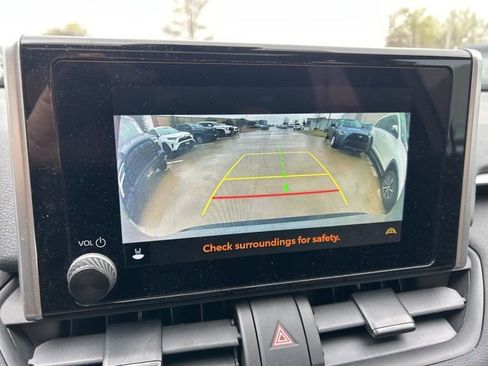 Used 2024 Toyota RAV4 XLE w/ Convenience Package image 16