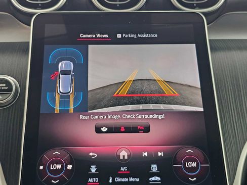 Used 2024 Mercedes-Benz GLC 300 4MATIC image 29