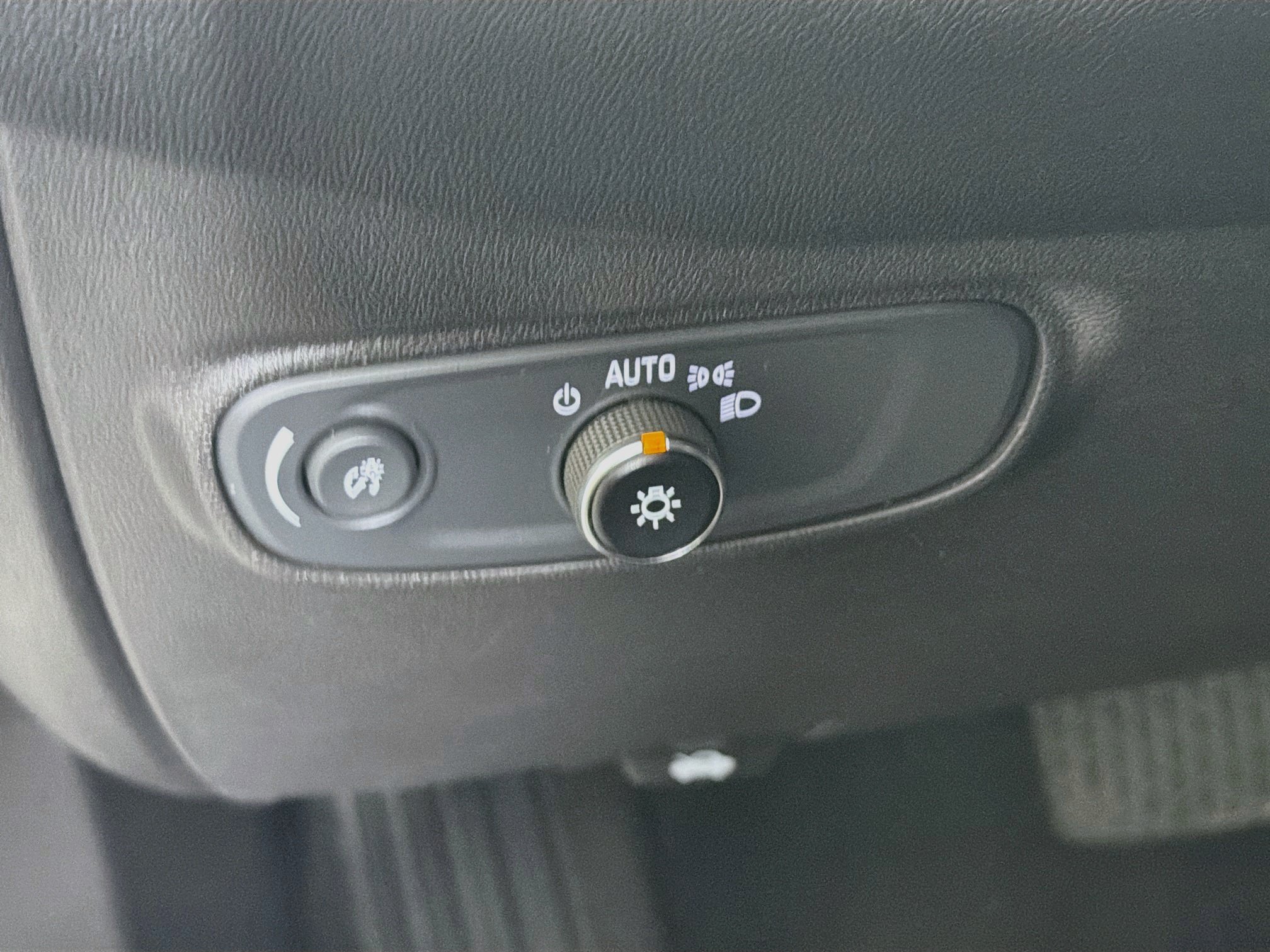 Used 2022 Chevrolet Equinox LT FWD image 16