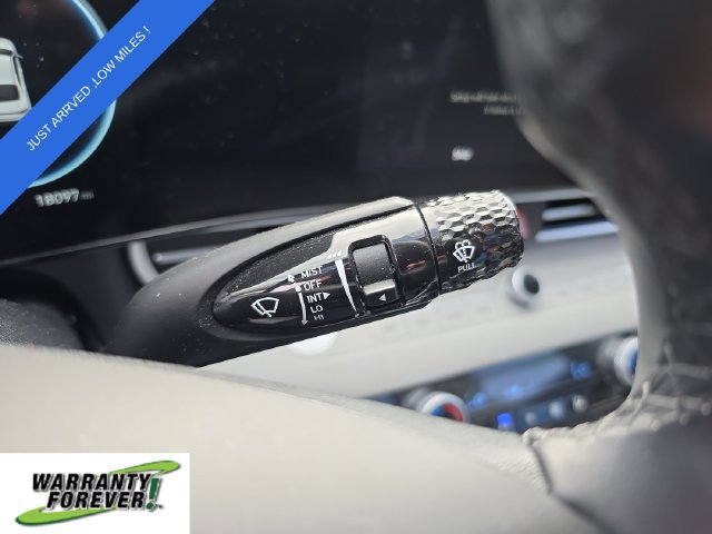 Used 2024 Hyundai Elantra Limited FWD image 22