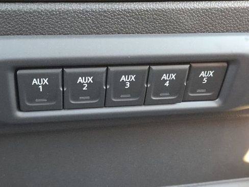 New 2025 GMC Sierra 2500 SLT w/ SLT Premium Package image 9