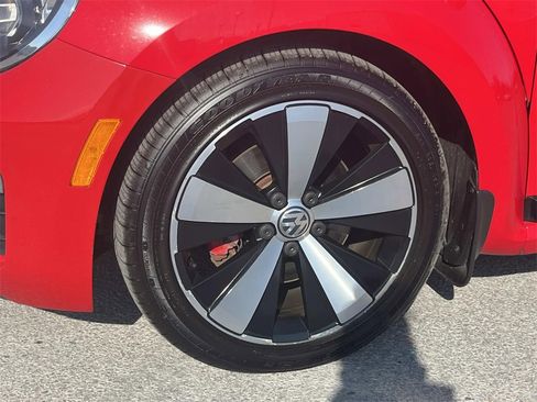 Used 2013 Volkswagen Beetle 2.0T image 9