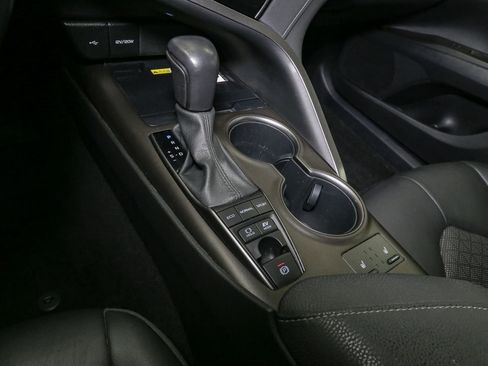 Used 2022 Toyota Camry XSE image 32