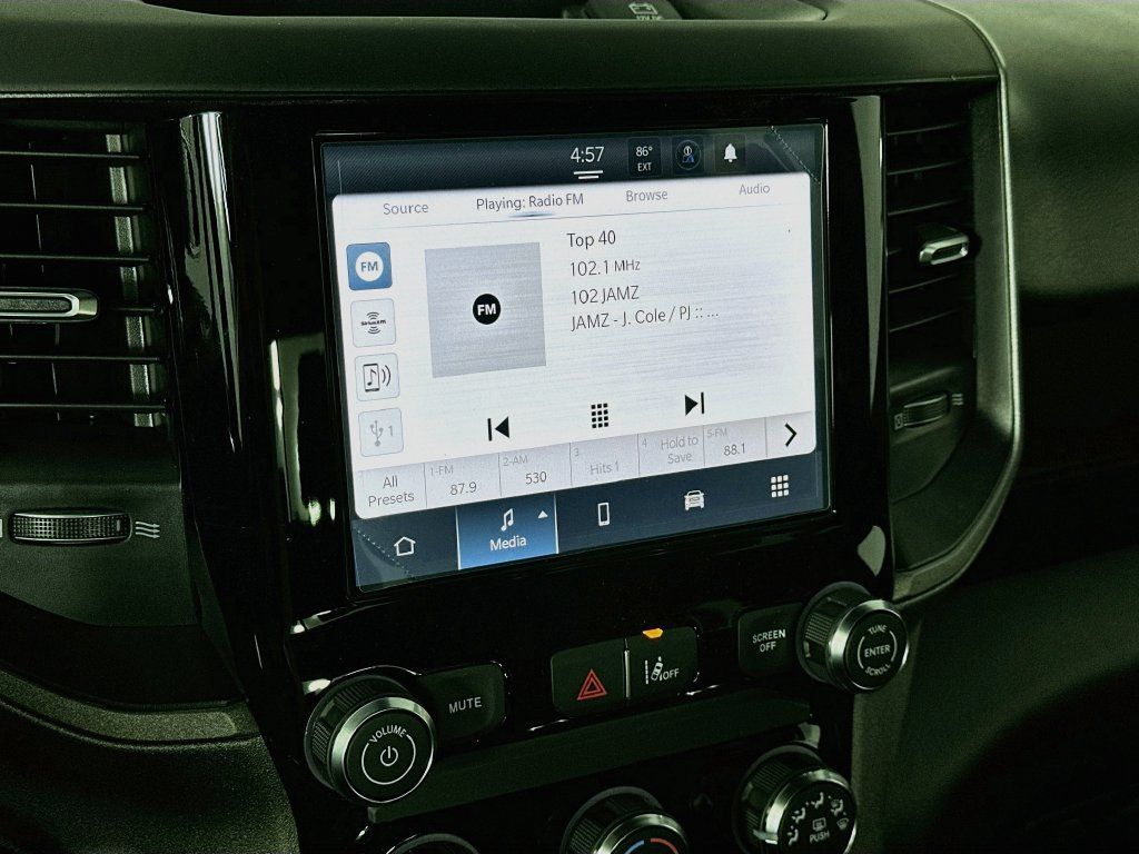 New 2026 RAM 1500 Express AWD/4WD image 13