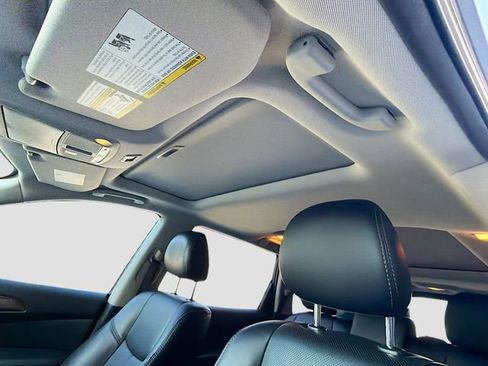 Used 2020 Nissan Pathfinder Platinum image 29