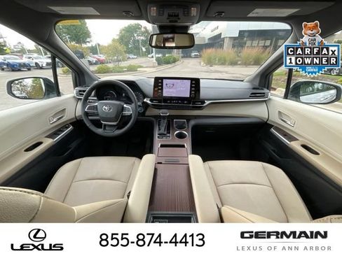 Used 2023 Toyota Sienna XLE FWD image 14