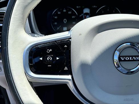 Used 2018 Volvo XC90 T5 Momentum w/ Convenience Package FWD image 24