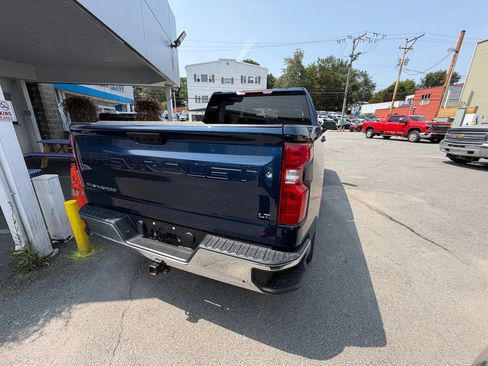 Used 2023 Chevrolet Silverado 1500 LT AWD/4WD image 5