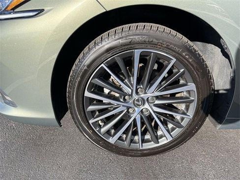 Used 2024 Lexus ES 350 w/ Premium Package image 8