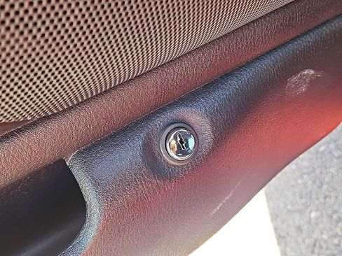 Used 2003 Ford Thunderbird image 15