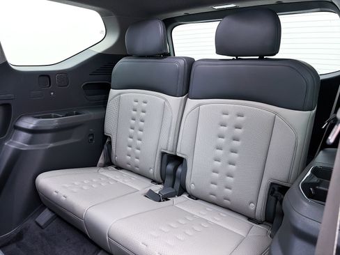 Used 2024 Kia EV9 Wind image 46