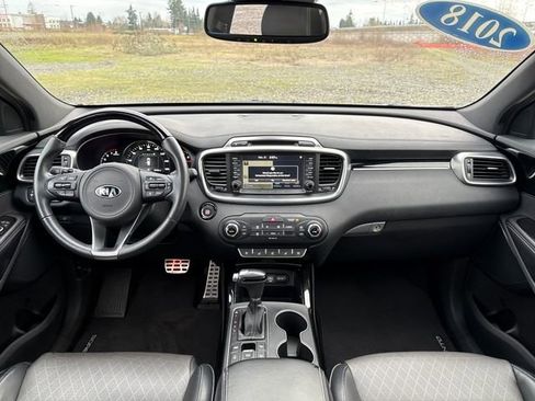 Used 2018 Kia Sorento SX image 27