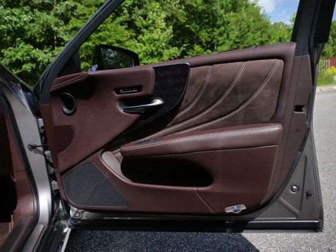 Used 2019 Lexus LS 500 w/ Luxury Package RWD image 50