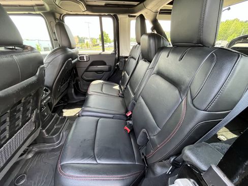 Used 2022 Jeep Wrangler Unlimited Rubicon w/ Xtreme Recon 35" Tire Package AWD/4WD image 32