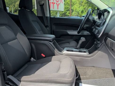 Used 2017 Chevrolet Colorado LT AWD/4WD image 16