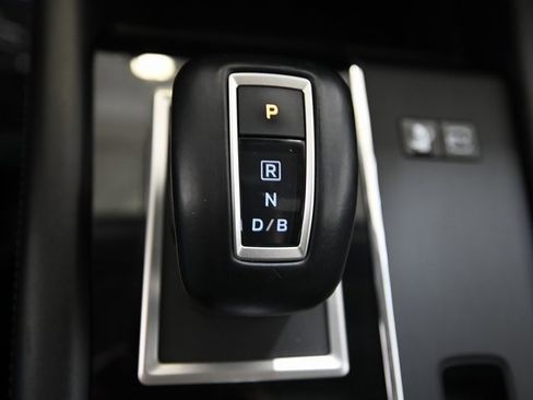 Used 2023 Mitsubishi Outlander SE image 28