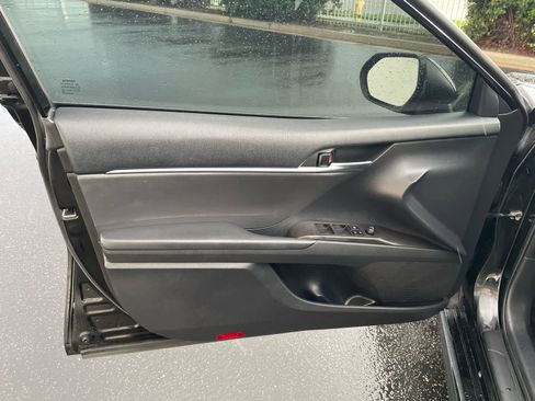 Used 2023 Toyota Camry SE image 15