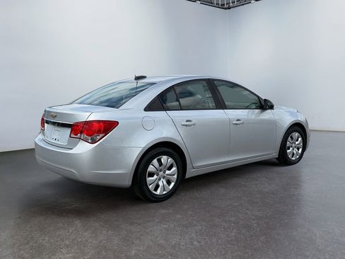Used 2015 Chevrolet Cruze LS FWD image 3