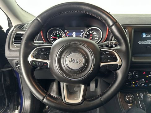 Used 2019 Jeep Compass Latitude image 18