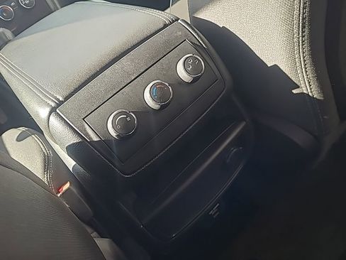 Used 2016 Chevrolet Traverse LT w/ Style and Technology Package image 15