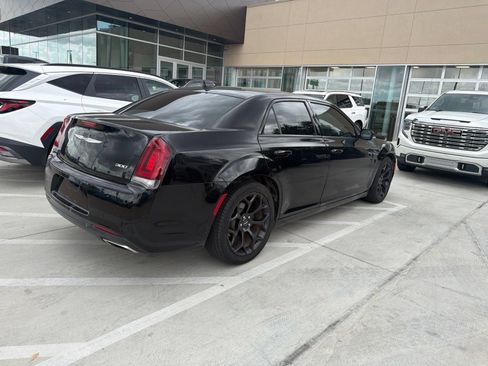Used 2019 Chrysler 300 S RWD image 4