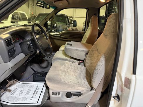Used 1999 Ford F350 4x4 Regular Cab DRW Super Duty image 16