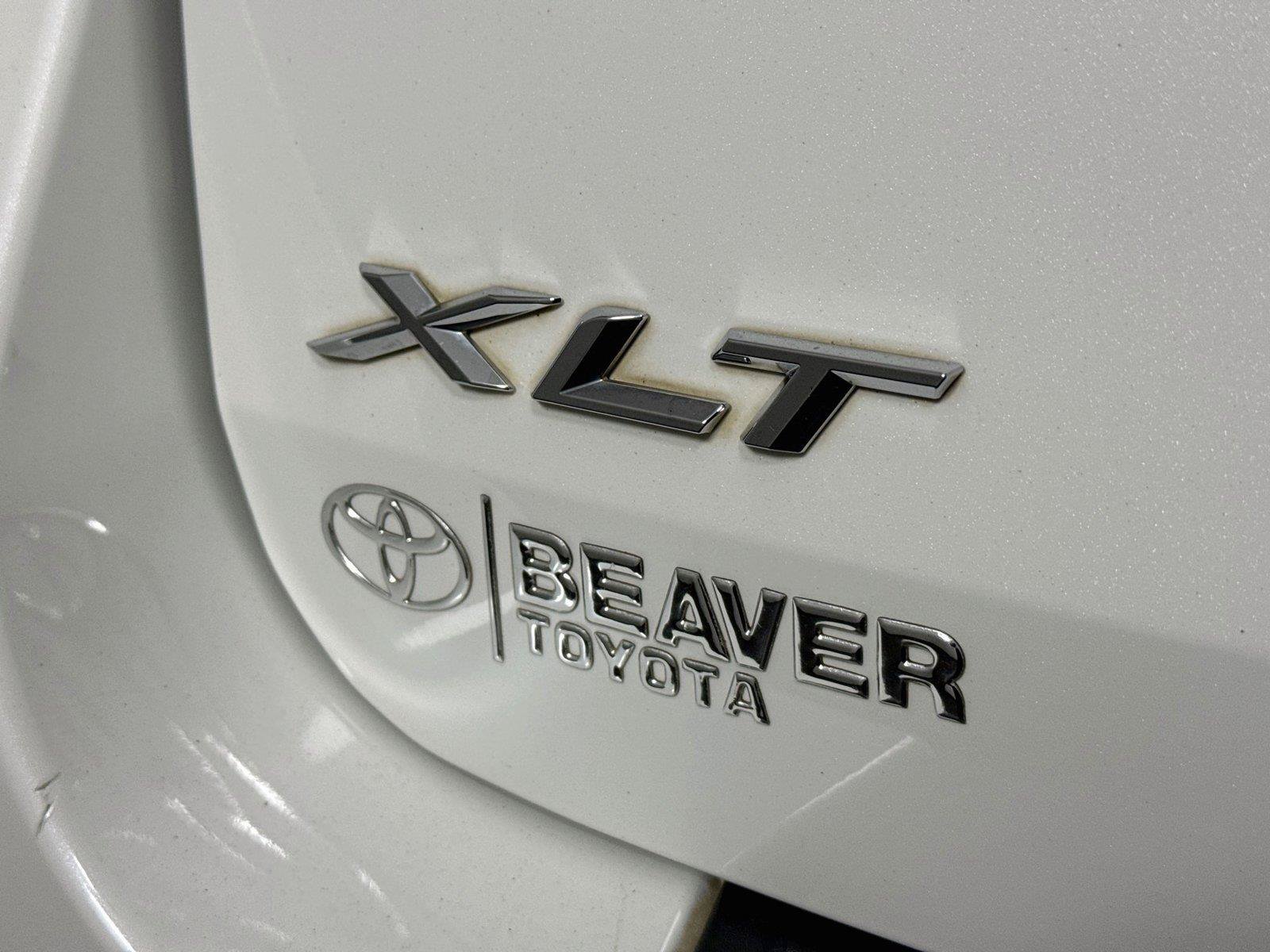 Used 2020 Ford Explorer XLT w/ Equipment Group 202A RWD image 14