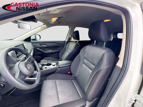 Used 2024 Nissan Rogue SV AWD/4WD image 26