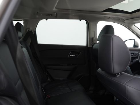 Used 2022 Nissan Rogue Platinum w/ Head-Up Display Package image 12