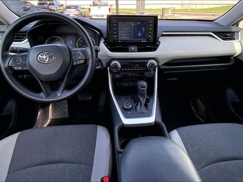 Used 2022 Toyota RAV4 XLE AWD/4WD image 15
