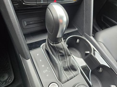 Used 2023 Volkswagen Atlas SE image 33