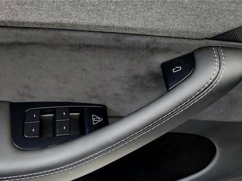 Used 2026 Tesla Model Y Long Range image 26