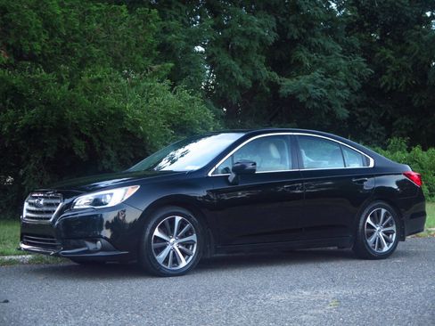 Used 2017 Subaru Legacy 2.5i Limited AWD/4WD image 1
