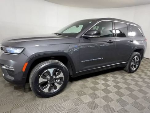 Used 2024 Jeep Grand Cherokee Limited 4xe w/ Trailer Tow Package AWD/4WD image 11