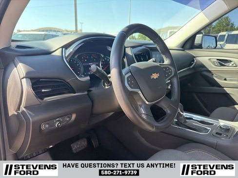 Used 2021 Chevrolet Traverse LT FWD image 24