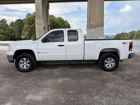 Used 2011 GMC Sierra 1500 SLE w/ Power Tech Package AWD/4WD image 6