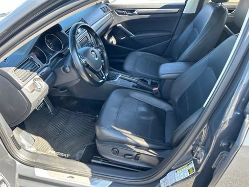 Used 2017 Volkswagen Passat 1.8T R-Line FWD image 6