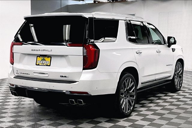 Used 2025 GMC Yukon Denali Ultimate AWD/4WD image 13