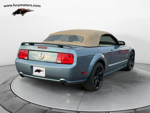 Used 2006 Ford Mustang GT image 3