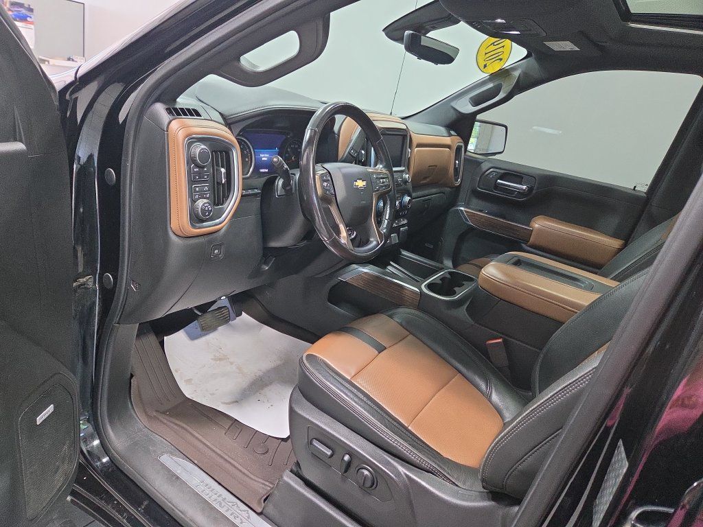 Used 2019 Chevrolet Silverado 1500 High Country w/ Technology Package AWD/4WD image 35