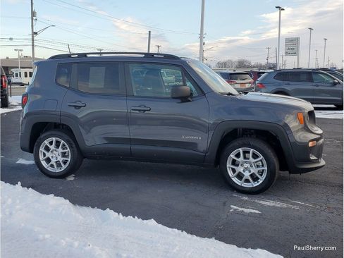Used 2023 Jeep Renegade Latitude w/ Premium Group image 15