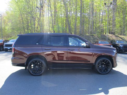 Used 2023 Cadillac Escalade Sport w/ LPO, ONYX Package AWD/4WD image 4