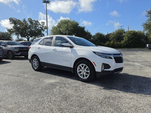 Used 2024 Chevrolet Equinox LT FWD image 2