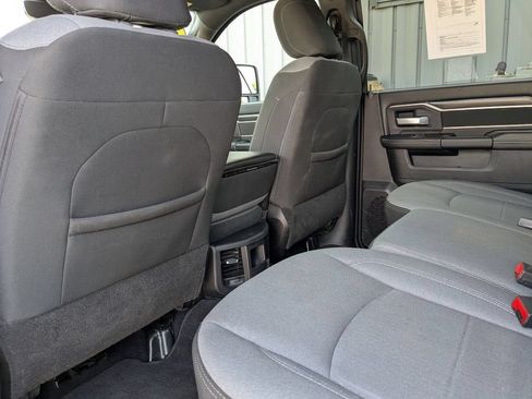 Used 2024 RAM 2500 Big Horn AWD/4WD image 25